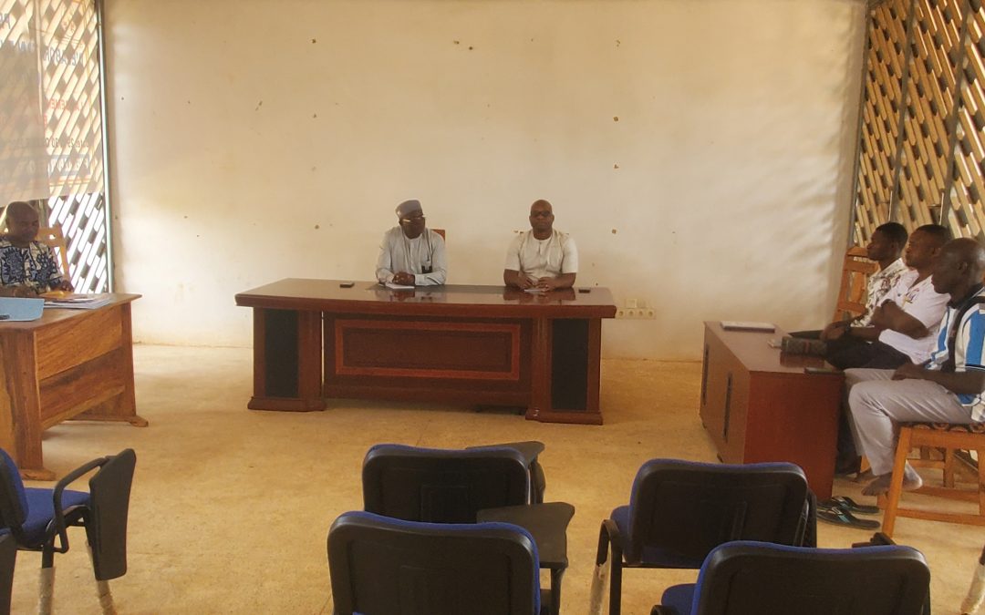 Commune Akebou1 : Rencontre d’échange entre l’exécutif communal et les géomètres de la commune d’Akébou 1.