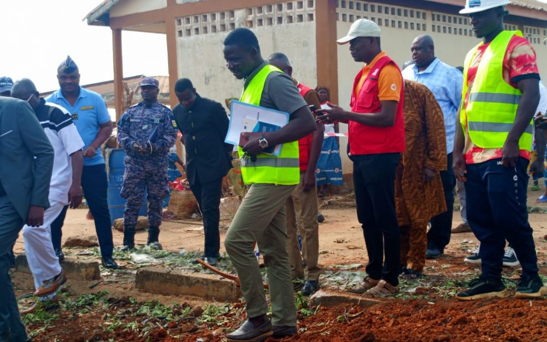 Commune Akebou1 : Visite des membres de la Croix-Rouge dans le cadre de la remise des sites du projet de construction de latrines dans l’Akébou.